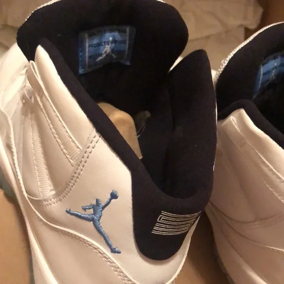 Air Jordan Retro 11 Legend Blue